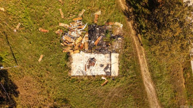 2427 M Highway, Koshkonong, MO 65692