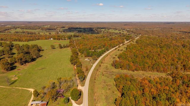 2427 M Highway, Koshkonong, MO 65692