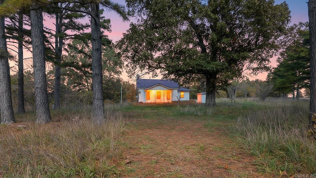 2427 M Highway, Koshkonong, MO 65692