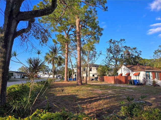 237 50TH AVENUE N, St Petersburg, FL 33703