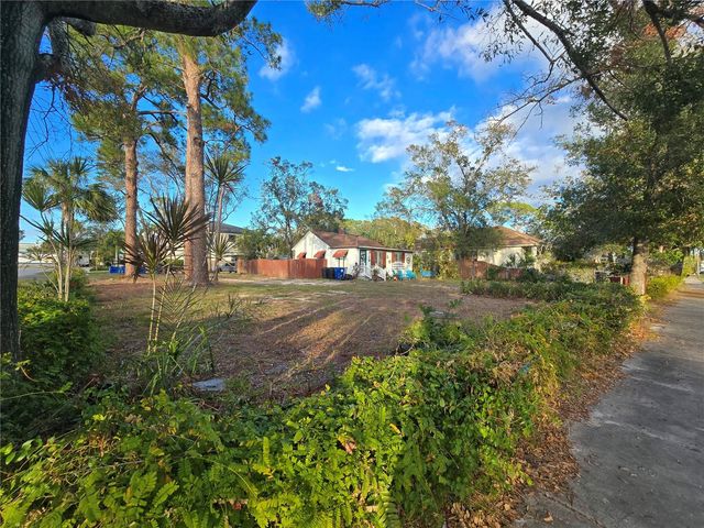 237 50TH AVENUE N, St Petersburg, FL 33703
