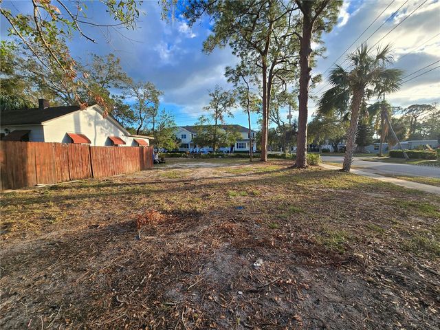 237 50TH AVENUE N, St Petersburg, FL 33703