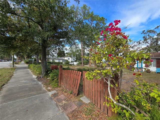 237 50TH AVENUE N, St Petersburg, FL 33703