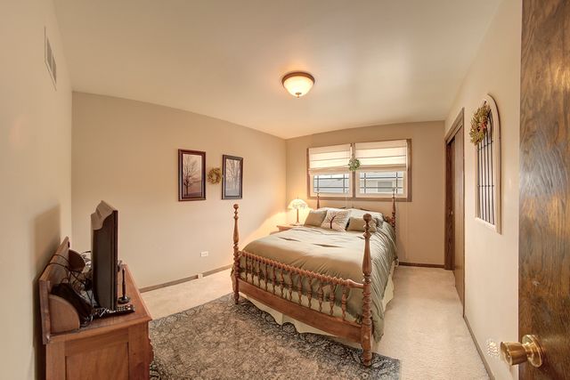 6346 W 90th Street, Oak Lawn, IL 60453