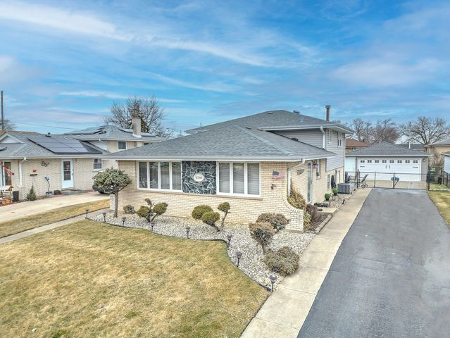 6346 W 90th Street, Oak Lawn, IL 60453