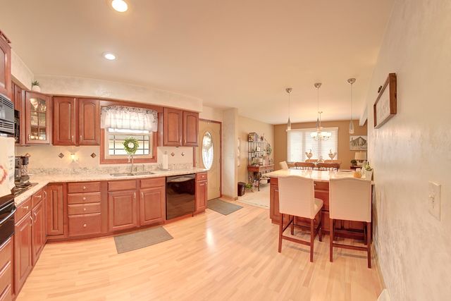 6346 W 90th Street, Oak Lawn, IL 60453