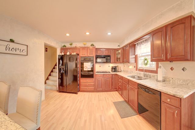 6346 W 90th Street, Oak Lawn, IL 60453