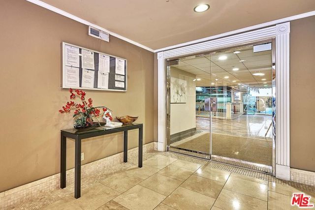 620 S Gramercy Place 301, Los Angeles, CA 90005
