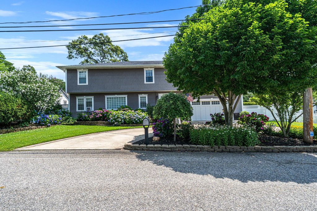11 Elm Street, Ronkonkoma, NY 11779 — exterior
