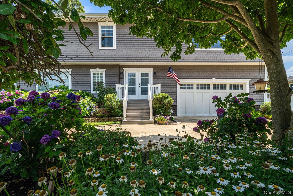 11 Elm Street, Ronkonkoma, NY 11779 — photo 4