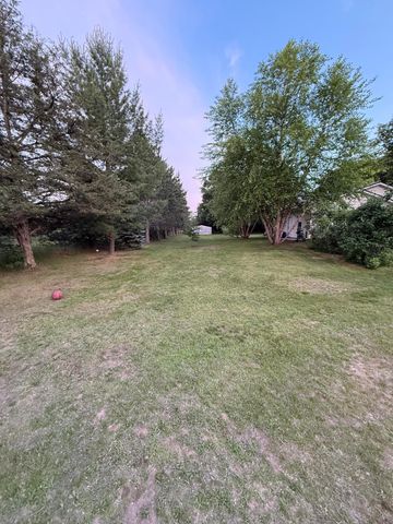 2120 Walden Boulevard NW, Oak Grove, MN 55011