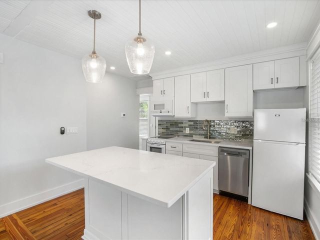 2822 4TH AVENUE W, Bradenton, FL 34205