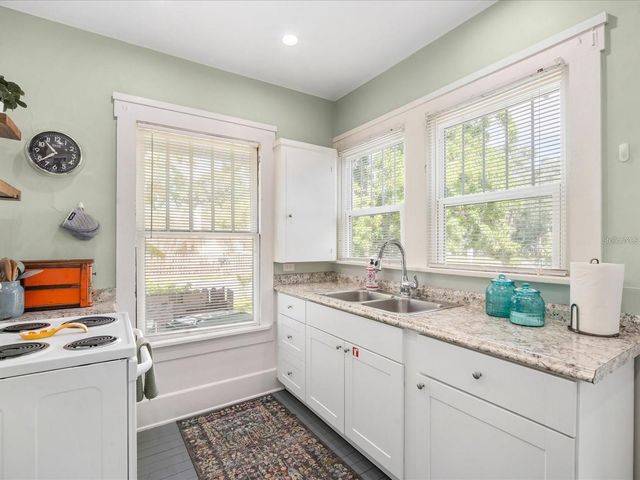 2822 4TH AVENUE W, Bradenton, FL 34205