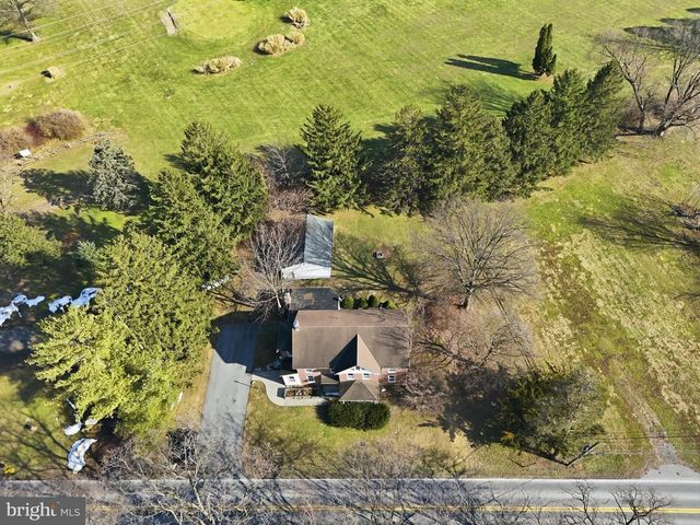 1545 LITITZ RD, Manheim, PA 17545