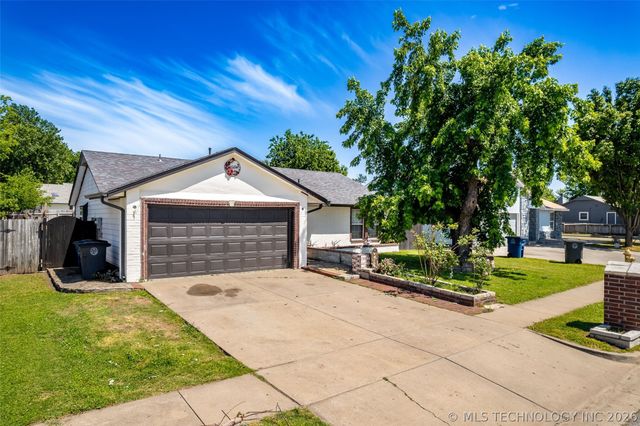 1555 S 137th East Avenue, Tulsa, OK 74108