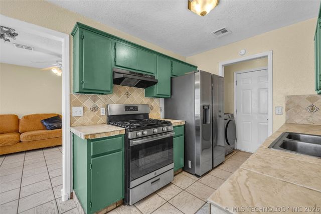 1555 S 137th East Avenue, Tulsa, OK 74108
