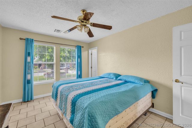 1555 S 137th East Avenue, Tulsa, OK 74108