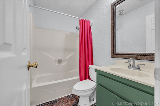 1555 S 137th East Avenue, Tulsa, OK 74108