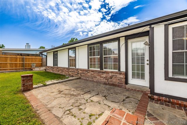 1555 S 137th East Avenue, Tulsa, OK 74108