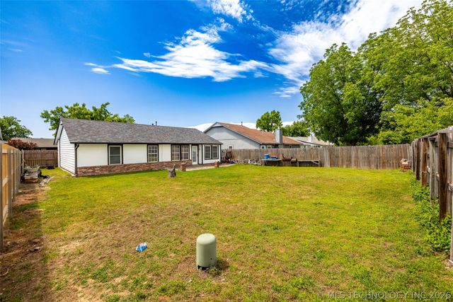 1555 S 137th East Avenue, Tulsa, OK 74108