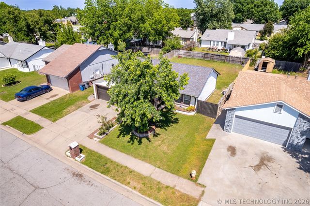 1555 S 137th East Avenue, Tulsa, OK 74108