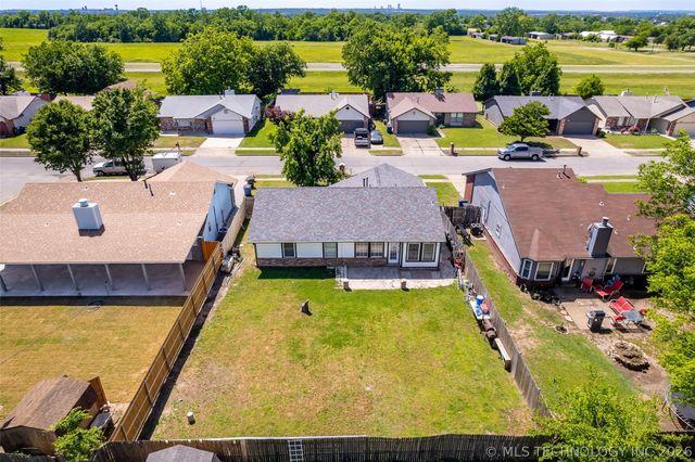 1555 S 137th East Avenue, Tulsa, OK 74108