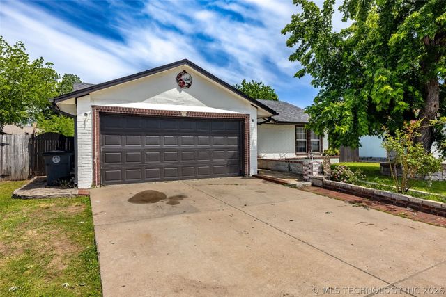 1555 S 137th East Avenue, Tulsa, OK 74108