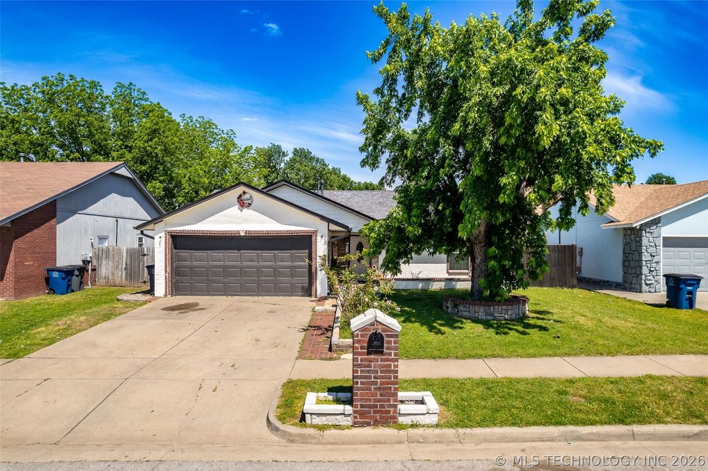 1555 S 137th East Avenue, Tulsa, OK 74108
