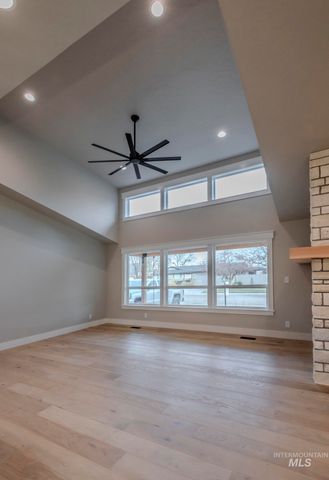 5231 N Sorrento Dr, Boise, ID 83704