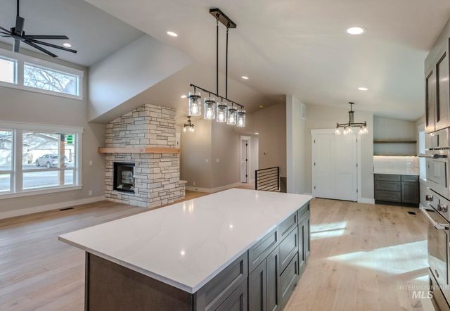 5231 N Sorrento Dr, Boise, ID 83704