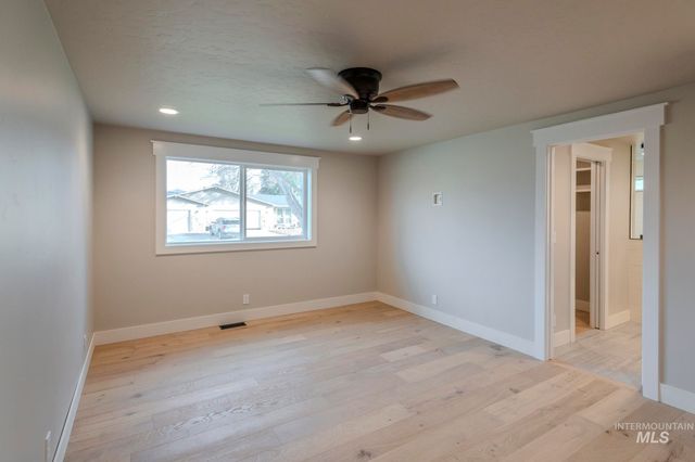 5231 N Sorrento Dr, Boise, ID 83704