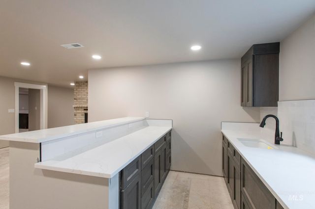 5231 N Sorrento Dr, Boise, ID 83704