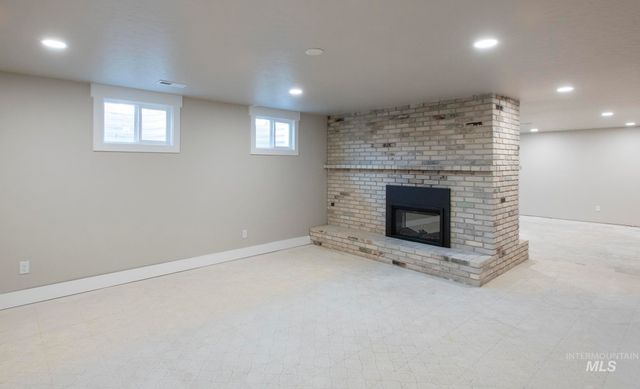 5231 N Sorrento Dr, Boise, ID 83704