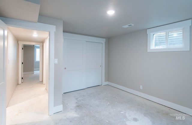 5231 N Sorrento Dr, Boise, ID 83704