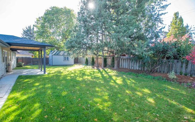 5231 N Sorrento Dr, Boise, ID 83704