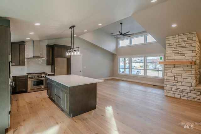 5231 N Sorrento Dr, Boise, ID 83704