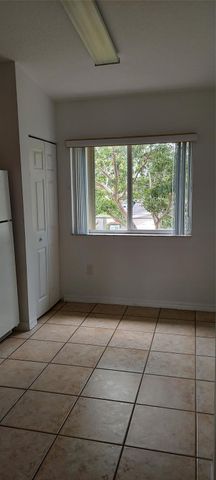 621 NW 78th Terrace 205, Pembroke Pines, FL 33024