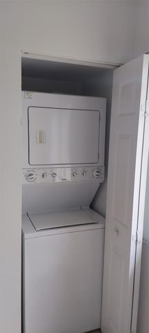 621 NW 78th Terrace 205, Pembroke Pines, FL 33024