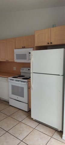 621 NW 78th Terrace 205, Pembroke Pines, FL 33024