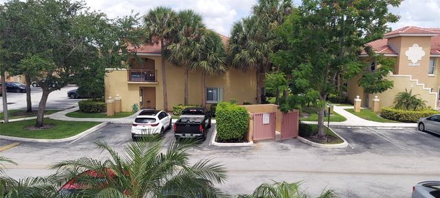 621 NW 78th Terrace 205, Pembroke Pines, FL 33024