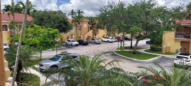 621 NW 78th Terrace 205, Pembroke Pines, FL 33024