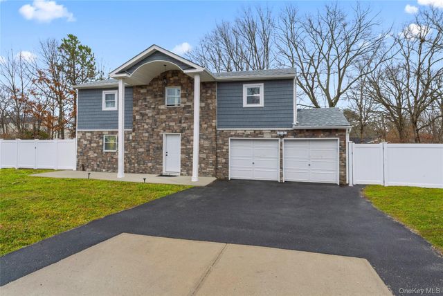 1 Linden Street, Coram, NY 11727