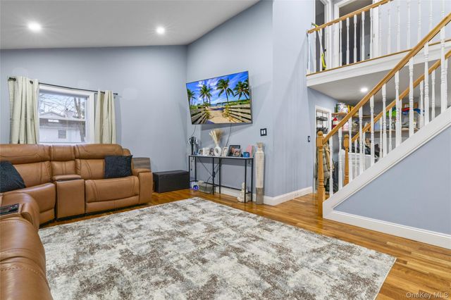 1 Linden Street, Coram, NY 11727