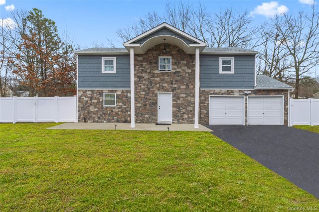 1 Linden Street, Coram, NY 11727