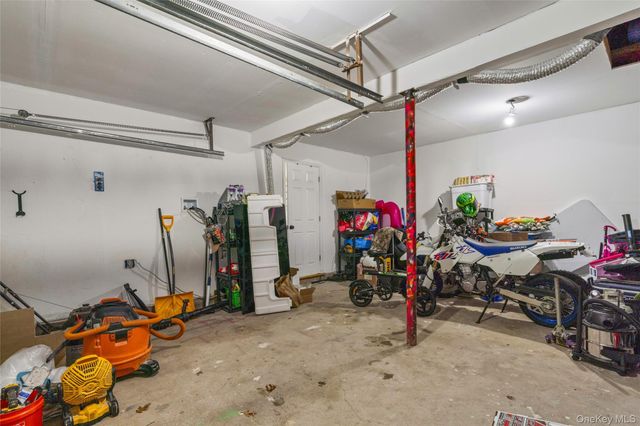 1 Linden Street, Coram, NY 11727