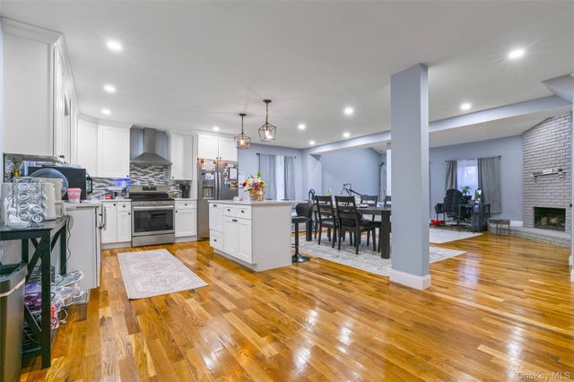 1 Linden Street, Coram, NY 11727