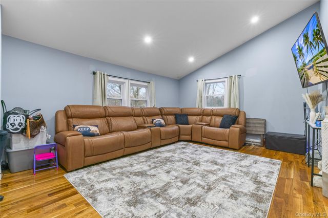 1 Linden Street, Coram, NY 11727