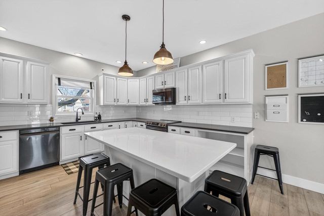 5885 Persimmon Drive, Fitchburg, WI 53711
