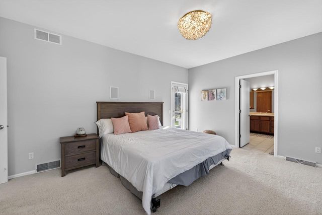 5885 Persimmon Drive, Fitchburg, WI 53711
