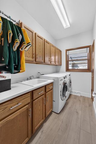 5885 Persimmon Drive, Fitchburg, WI 53711